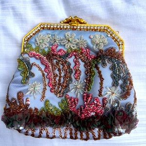 BEADED SND EMBROIDERED EVENING BAG WITH GOLD JEWELLED CLASP